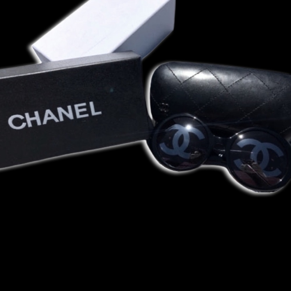 Chanel Vintage 1993 Runway Black CC Logo Lens Editorial Oversized Sunglasses - Picture 8 of 17